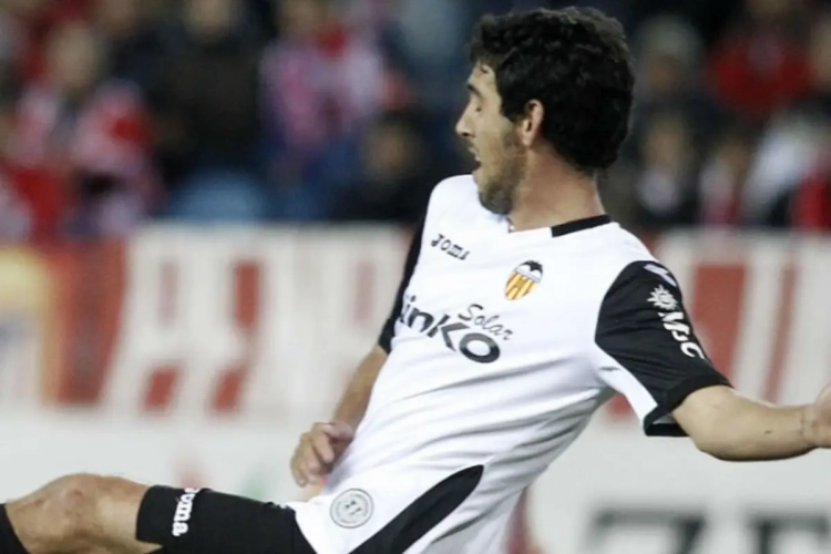 La Liga: Valencia laat punten liggen in Granada, Sociedad kansloos onderuit bij Villarreal