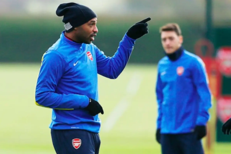 Opvallend! Daarom stopte Henry dus met voetballen...