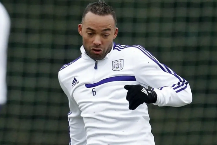 De Zeeuw nog zonder club: "Als Noorse nummer 13 mij vraagt om proef, denk ik: hebben jullie nog niet genoeg gezien?"