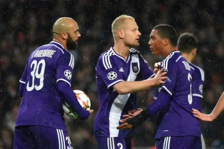 Deschacht zet de jongeren op hun plaats: "Men vindt altijd wel een excuus"