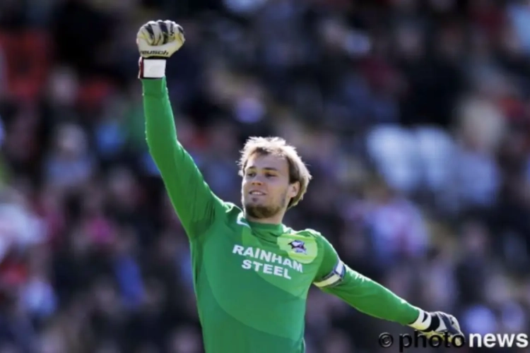 Ongezien: Team verliest twee keepers met armbreuken voor de rust!