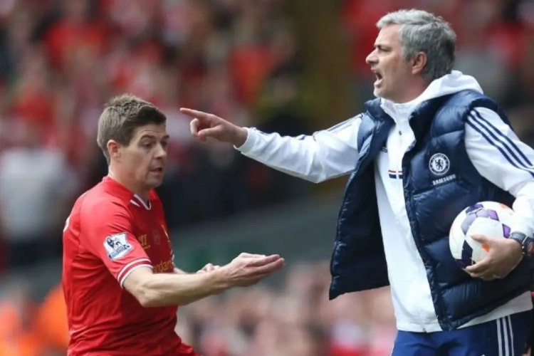 Mourinho: "Ik kon Gerrard niet naar Chelsea halen. Dat is één van mijn grootste ontgoochelingen"
