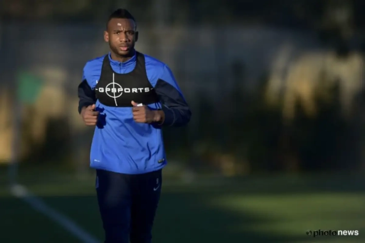 VIDEO: Genk-supporters halen fors uit naar Mboyo