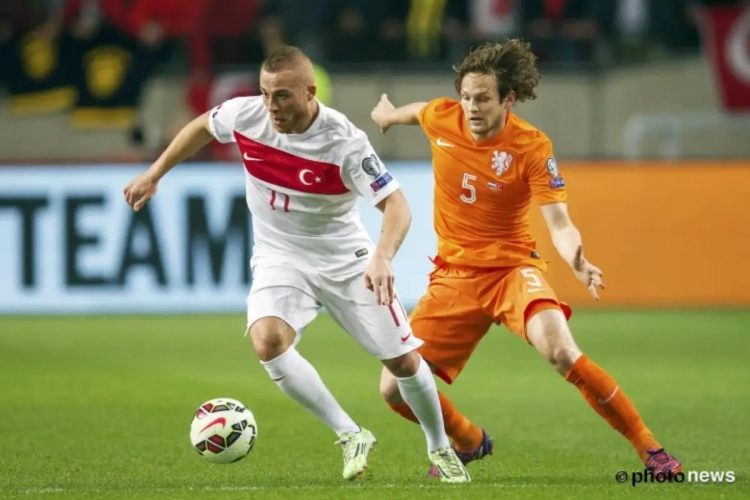 Lucky goal behoedt Nederland van nederlaag