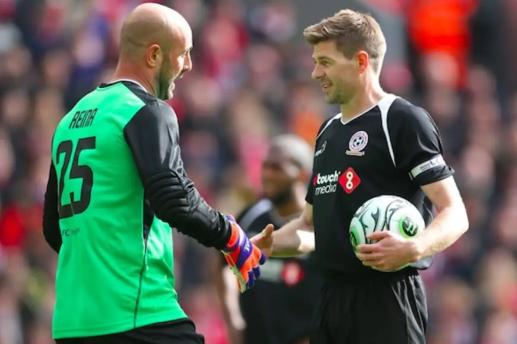 All Stars van Carragher en Gerrard houden elkaar in bedwang