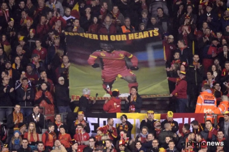 Kippenvelmoment breekt aan: beloften brengen hulde aan overleden makker Malanda 