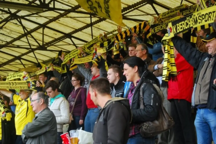 Berchem pakt uit met 'nieuwe heilige grasmat'