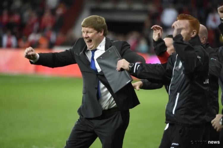 Vanhaezebrouck legt 'zijn' systeem uit: "Het veld groot en klein houden"