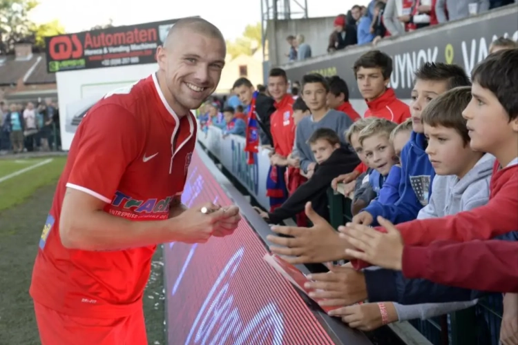 Benjamin Delacourt heeft respect voor de vrijwilligers van Moeskroen: "Na de match zeker een pintje met ze pakken"