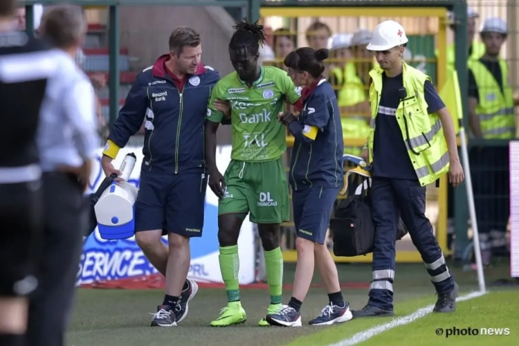 Leye krijgt bloemen van Standard en is aan de beterhand