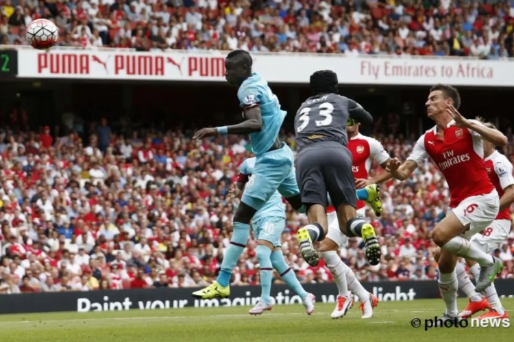 Cech krijgt er meteen van langs: "José, kunnen we ons geld terugkrijgen?"