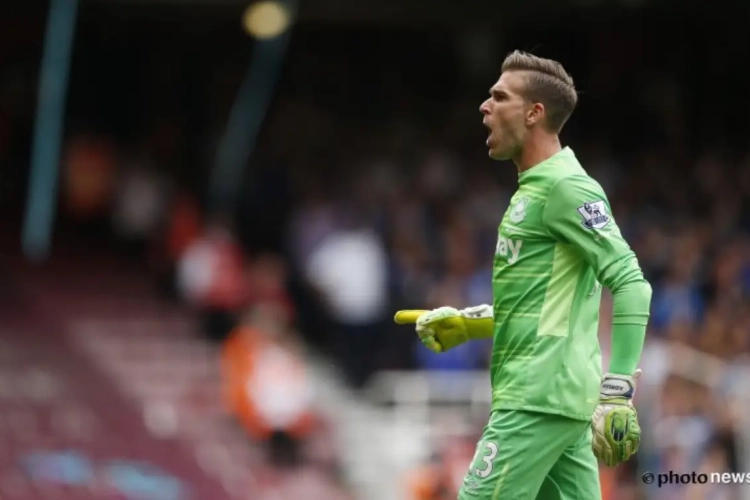 VIDEO: West Ham-doelman wil held worden, maar doet dan dit!