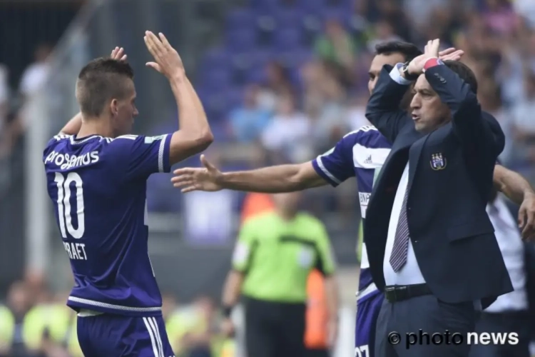 Losada legt de voordelen van de Anderlechtse 4-4-2 uit: "Meer ruimte voor de backs en de spitsen"