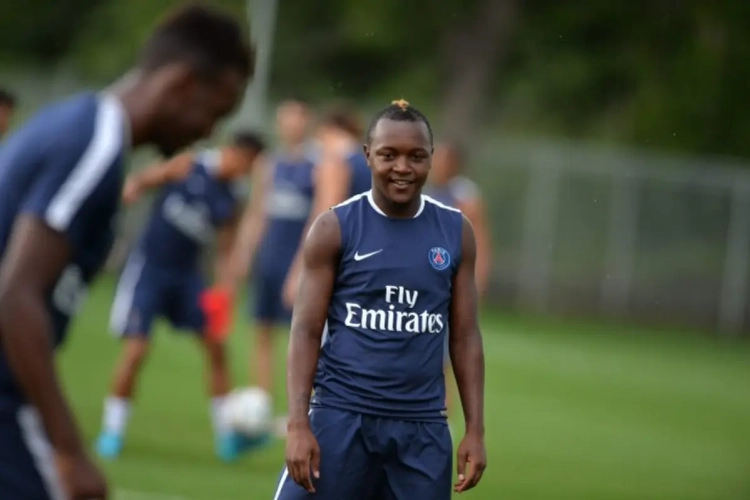 Pijnlijk misverstand: PSG-speler tekent helemaal niet voor Sporting Charleroi…