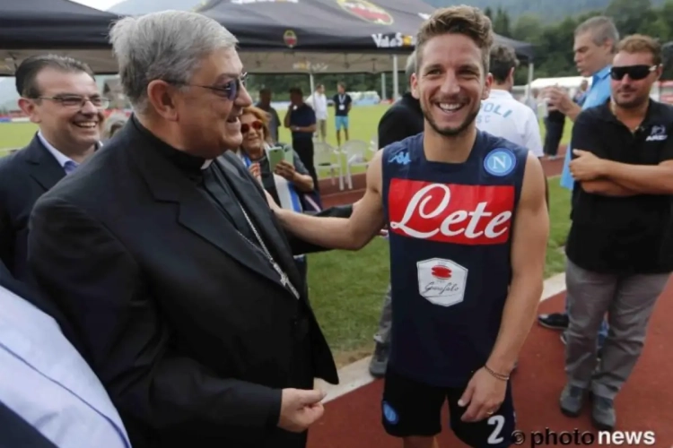 Mertens wil ook wel eens andere oorden verkennen: "Premier League is mooi"