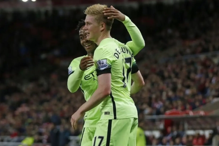 VIDEO: Goeie voetballers vinden elkaar altijd: kijk maar naar Sterling en De Bruyne