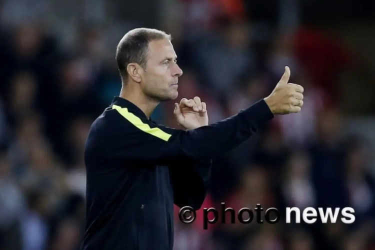 Topkandidaat die Vanderhaeghe moet opvolgen bij AA Gent is geland op Zaventem, en hij drukt zijn wens uit 