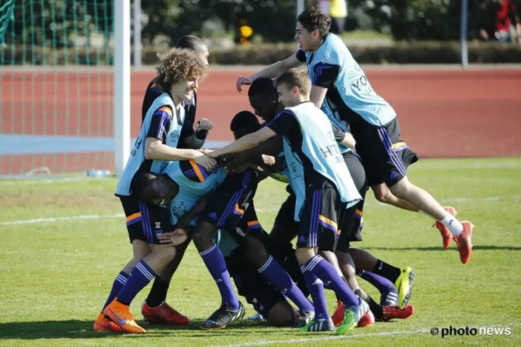 Anderlecht-jonkies nemen probleemloos eerste horde, publiek maakt kennis met 15-jarig raspaardje