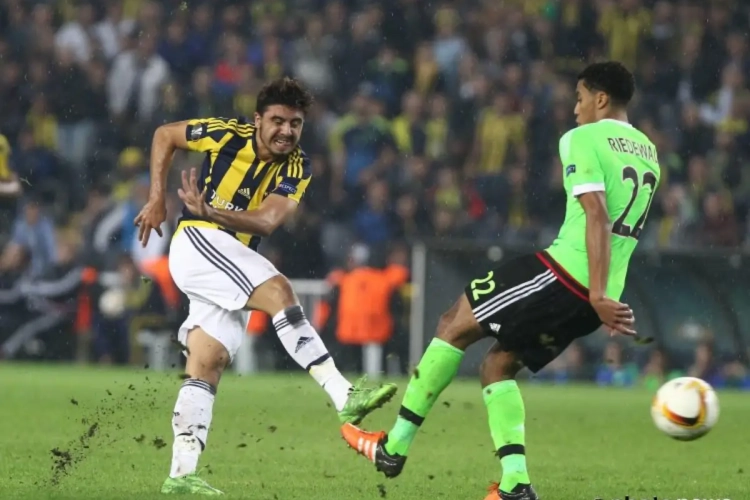 Hooligans Ajax en Fenerbahçe slaan Amsterdamse binnenstad kort en klein