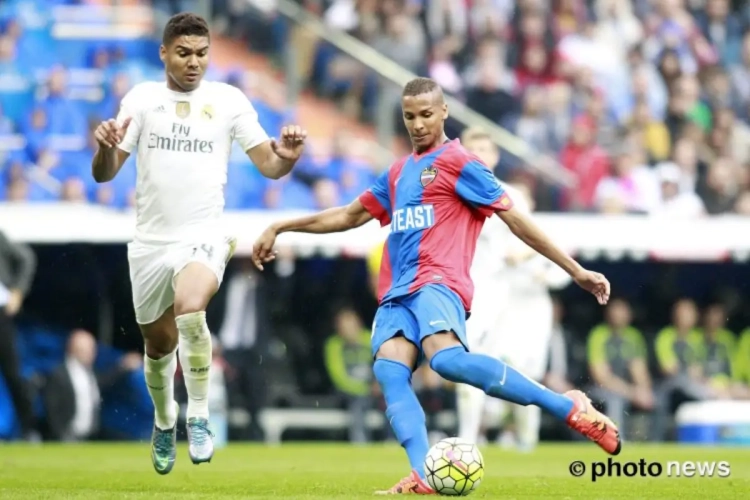 VIDEO: Wat een ongelooflijke misser van deze Braziliaan!