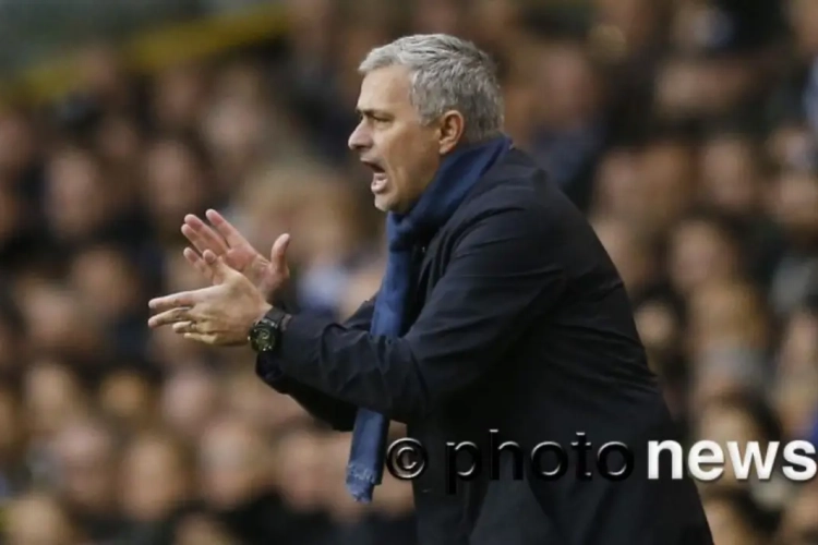 Gelekt scoutingsrapport ten tijde van Mourinho doet stof opwaaien: "Ronaldinho gaat graag neer" & "Messi foutief afstoppen, zo vroeg mogelijk"