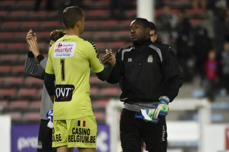 Ervaren Charleroi-speler lijkt op weg naar de uitgang: "Moet aan mezelf denken"