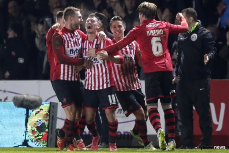 Bekervoetbal in Engeland? Een feest! Middenmoter uit vierde klasse verrast piepjong en onherkenbaar Liverpool