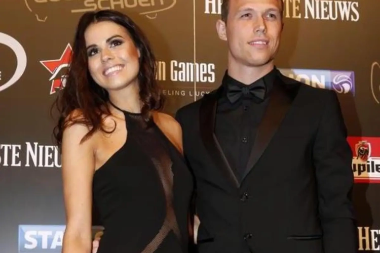 Op dit uur mag het al wat meer zijn: ook Antwerp-speler loopt met een waar pareltje aan de arm