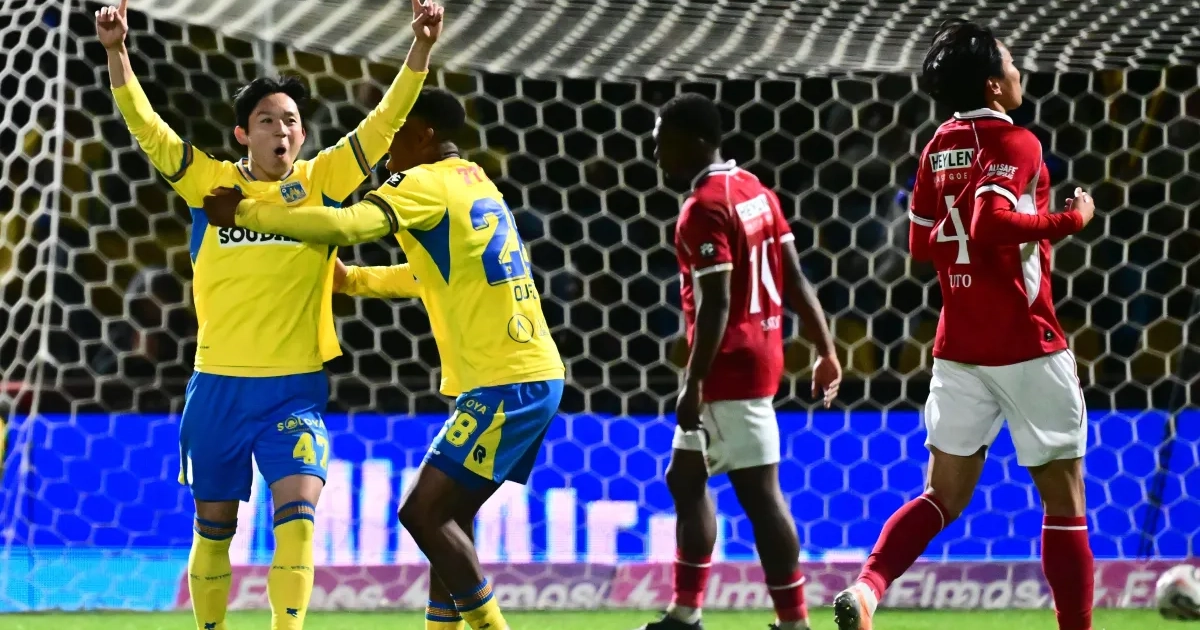 Photo: Voetbalkrant.com Analysts criticize Antwerp coach Compper over tactical choices and leadership