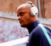 FOTO: Familieman Kompany ontstresst met vrouw en kinderen