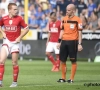 VIDEO: Woedende Standard-fans wachten spelersbus op in Luik