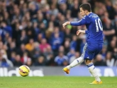 Overzicht Premier League: Hazard helpt Chelsea aan nipte zege