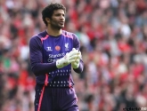 VIDEO: Haha! David James wil frustratie botvieren op paal, maar mist grandioos