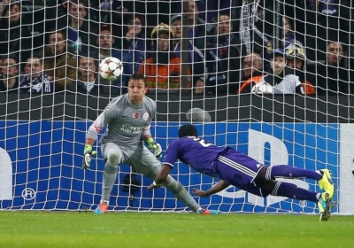 Mbemba de bescheidenheid zelve: "Dat gaat automatisch"