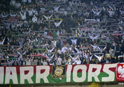Clash tussen de supporters van Ajax en Legia Warschau (met video)