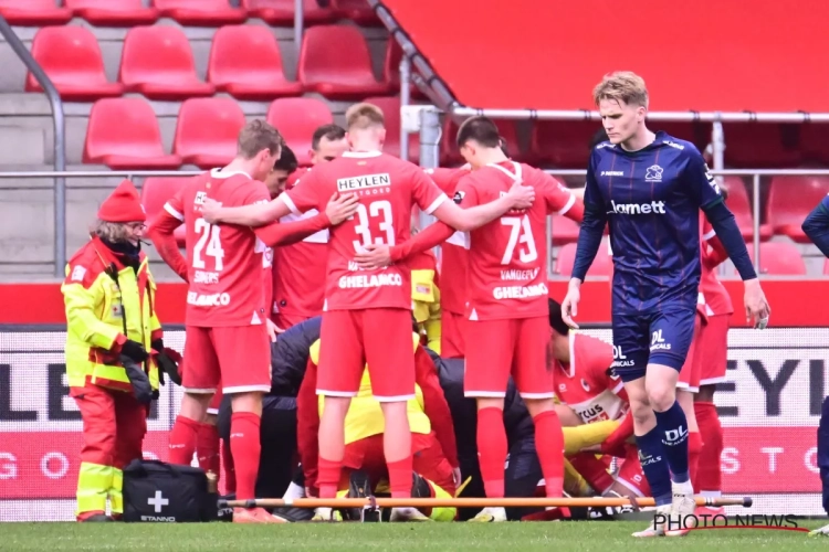 Voetbal is even bijzaak: Bosuil in shock na harde klap, spelers meteen in alarmfase