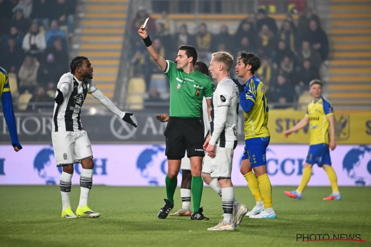 Serge Gumienny reageert zeer scherp op scheidsrechter in STVV-Charleroi