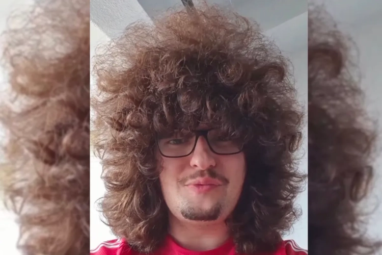 🎥 Ce supporter de Manchester United devra encore patienter avant de se couper les cheveux !