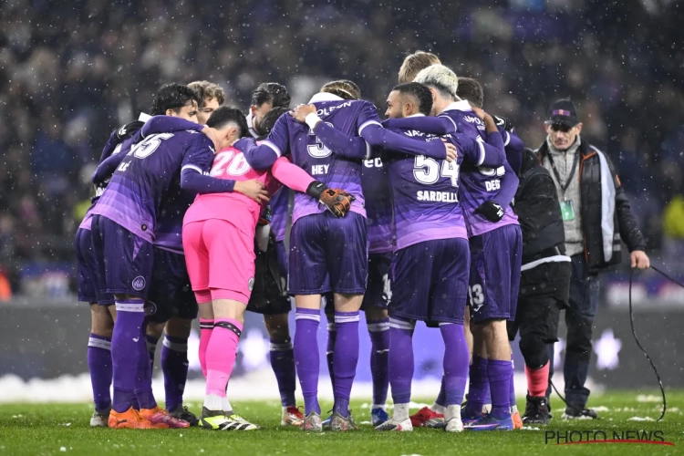 'Anderlecht verrast en verandert geweer van schouder in zoektocht naar nieuwe coach'