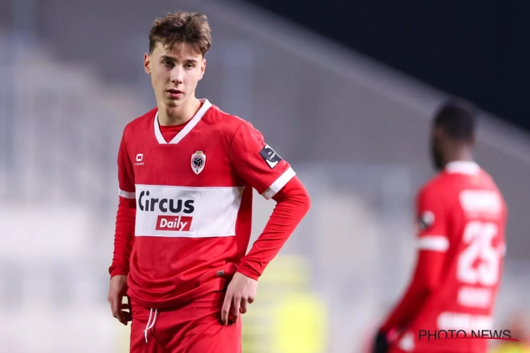 Antwerp-trainer Oosting toont begrip voor zijn tiener: "Zo gefrustreerd als maar kan"