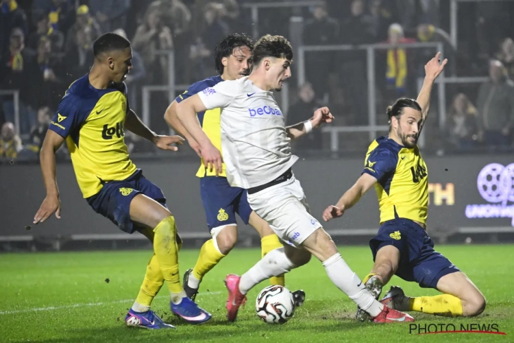 "Vieze tackle": kwam Burgess van Union goed weg na stevige charge op Mirisola van Genk?