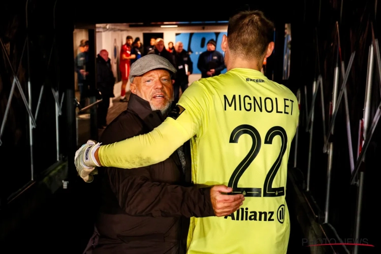 Malgré des mois difficiles, le bel hommage de Bart Verhaeghe à Simon Mignolet : 