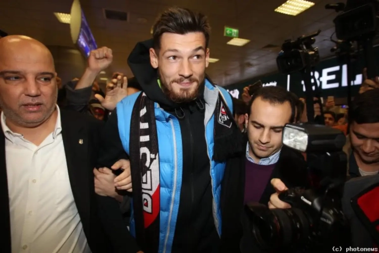 'Brugse keeperscarrousel blijft maar draaien: Club wil nóg een nieuwe doelman binnenhalen'