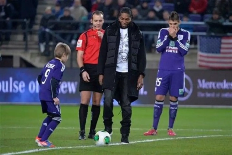 Mbokani: "Contact met Club Brugge? Ik duim voor Anderlecht"