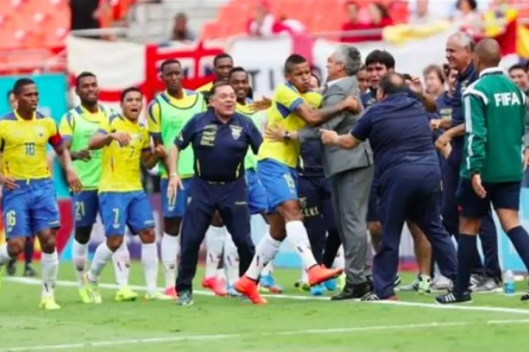 Sprokkels: Kouyaté vierde duurste RSCA-transfer, Ecuadoriaan sluit Twitter-account en De Vlieger vervangt Lemmens