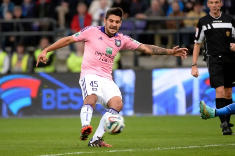 Drie Belgen én Mitrovic genomineerd voor prestigieuze prijs