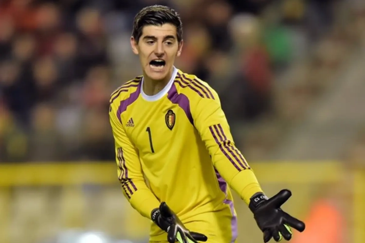 Keeperstrainer Chelsea vergelijkt Courtois en Mignolet: "Courtois is er zich van bewust dat hij heel goed is"