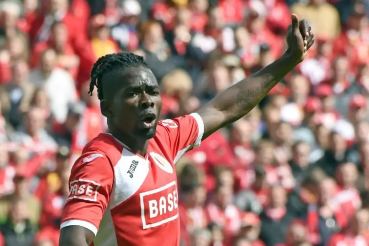 Standard sneert naar Anderlecht: "Concurrent aan basis van contractbreuk Kanu"