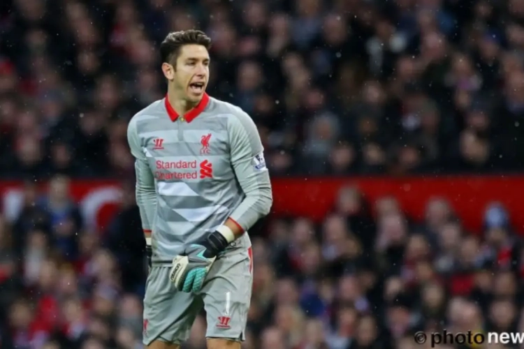 VIDEO: Jones lijkt echt niet beter, wat een FLATER van de concurrent van Mignolet!