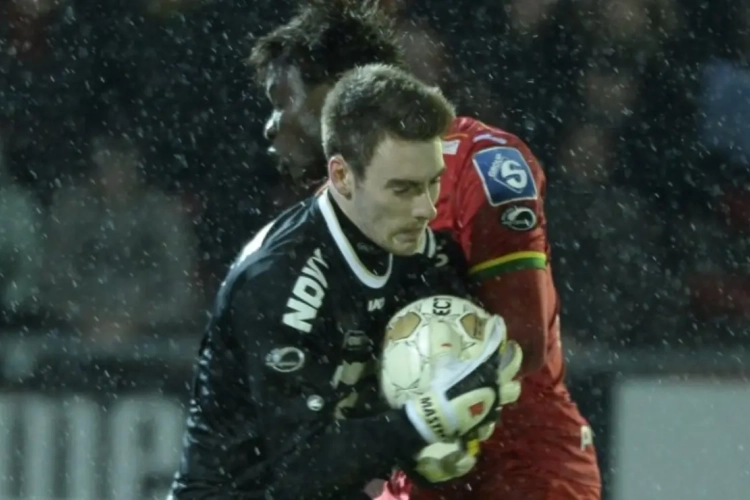 Henkinet grijpt zijn kans bij afwezigheid Keet: "Wil blijven staan als hij terug is"